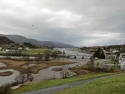 Åheimselva mouth is in Åheim.