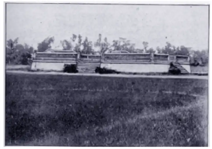 The altar in 1919