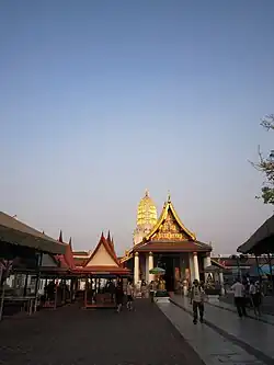 Vihara with the prang in the background