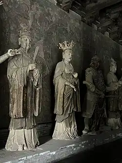 Statues of Fengtian (right) and Puti Shushen (right)