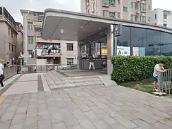 Entrance A2