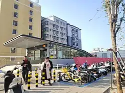Entrance D