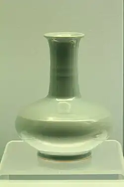 "Ru-type" vase, an imitation in Jingdezhen ware, Qing dynasty, Yongzheng period (1723–1735), Shanghai Museum