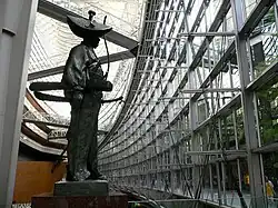A statue of Dōkan facing the Imperial Palace, 2013