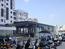 Entrance D
