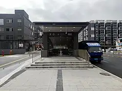 Entrance B1