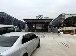 Entrance E