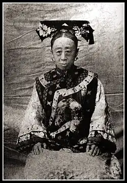 Portrait of Princess Rongshou in middle age