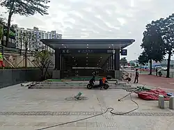Entrance E1