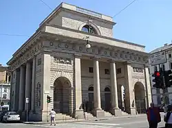 One of the Porta Venezia booths in Milan, sandwiched between Corso Venezia and Corso Buenos Aires