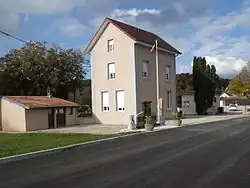 The town hall in Séchin