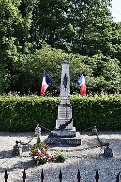 War memorial in Valaire