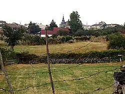 View of Aldeavieja from the road of Blascoeles