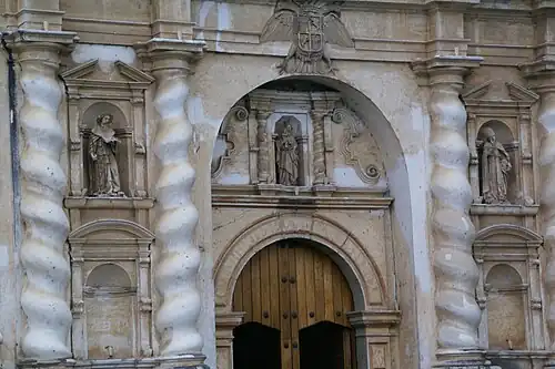 Baroque Solomonic Tuscan columns of the Monastery of San Francisco, Antigua, Guatemala, unknown architect, early 17th century[12]