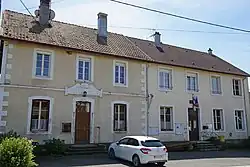 The town hall in Granges-la-Ville