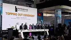 Topping out event with investors and politicians