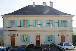 The town hall in Montjustin-et-Velotte