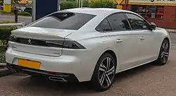 Pre-facelift Saloon