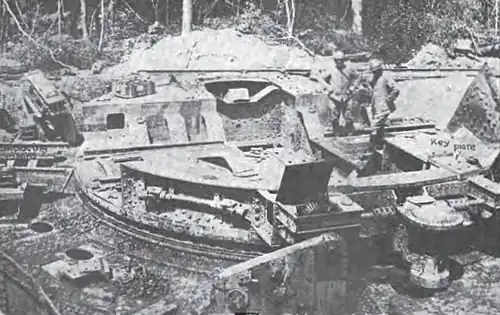 The central platform with the firing mount running from top to bottom