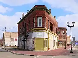 713 E Genesee