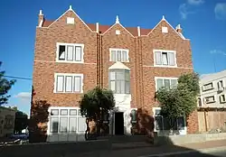 Replica of 770 Eastern Parkway in Mitzpe Ramon, Israel