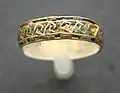 Finger ring inlaid with lapis lazuli