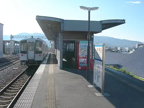 A view of the station platform and tracks in 2010
