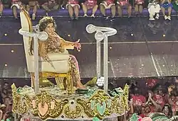 Alcione no desfile da Mangueira de 2024 em sua homenagem