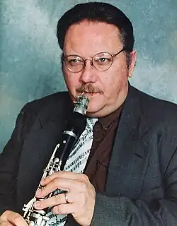 Allan Vaché playing the clarinet
