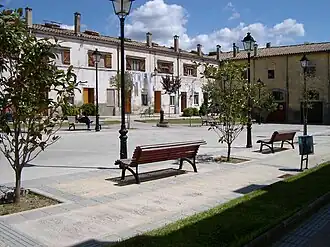 Marketplace Square, 2001