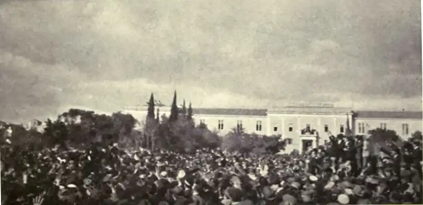 "Anathema to traitor Venizelos" by the crowd in Athens, December 1916