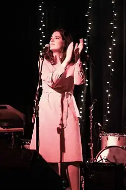Niver performing in 2018