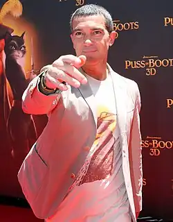 A smiling Antonio Banderas