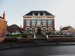 The town hall in Aubers