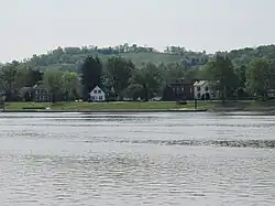 Houses along the Ohio River in Augusta