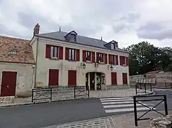 The town hall of Auvers-Saint-Georges