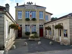 The town hall in Ayguemorte-les-Graves