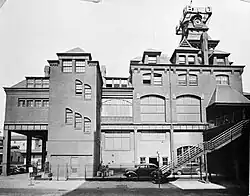 Baltimore and Ohio Railroad Station, Philadelphia (1886–88, demolished 1963), looking west from 24th Street.