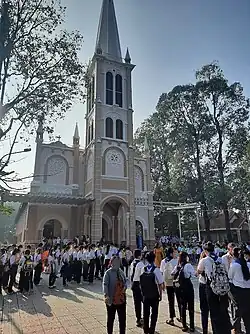 Búng Church