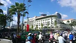Rex Hotel on the corner of Lê Thánh Tôn – Nguyễn Huệ, viewed from Ho Chi Minh City Hall