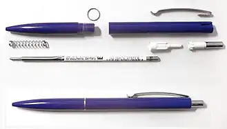 Retractable pen