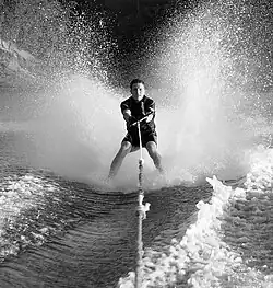 Barefoot skiing
