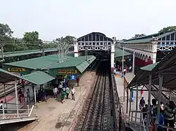 Barrackpur railway station platforms