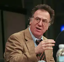 Scheft at the 2009 New York Television Festival alongside Tom Ruprecht and Matt Roberts (a writer and the head writer of The David Letterman Show, both are cropped out of the photo