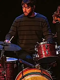 Billy Martin performing at the 2007 Bennett Alliance Concert Series in Cambridge, Massachusetts