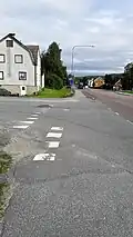 Cyclist passage (cars should give cyclists the opportunity to pass, but the cyclist also must yield)