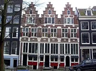 Example of what the houses looked like in the 17th century. The three buildings Bloemgracht 87, 89 and 91 have been restored to their original state.