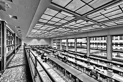 Large reading room seen from mezzanine (2012)