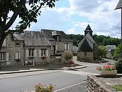 The church and surrounding buildings in Venarsal
