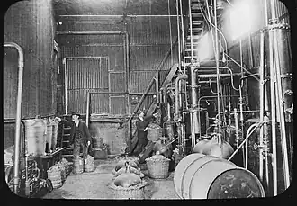 Distillation vats